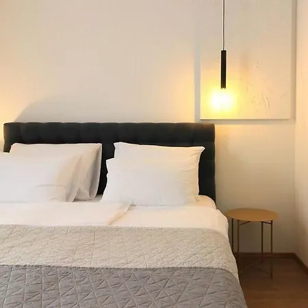 Prisca Comfortable Nedeščina