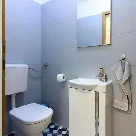 Prisca Comfortable Nedeščina